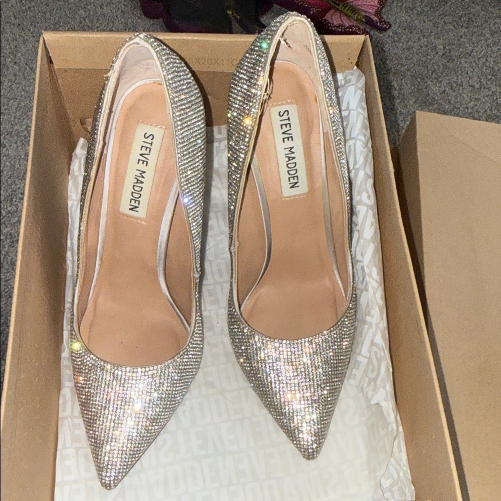 Steve Madden Silver Rhinestone Pointed Pumps